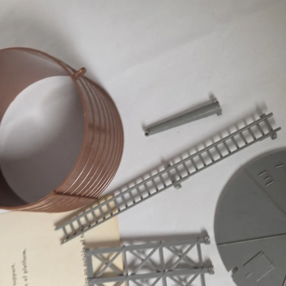Plasticville 2812 Water Tank Tower Vintage HO Scale‎ Building